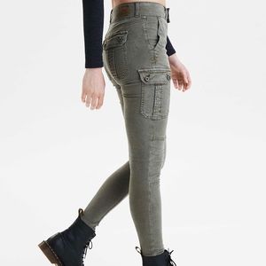 AE brand new olive jeggings size 8L.